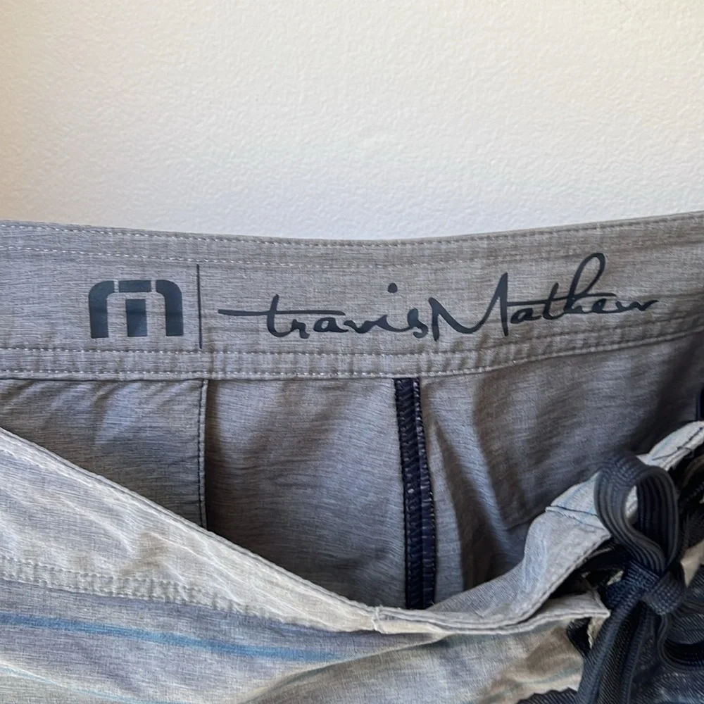 Travis Mathew Blue and Gray Board Shorts Quick-Dry Swimwear Size 40